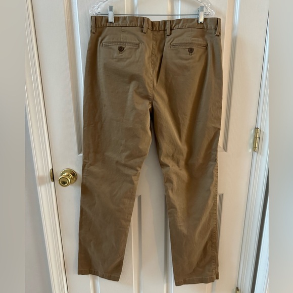 Banana Republic Men Khakis - 34x32 - Picture 4 of 4